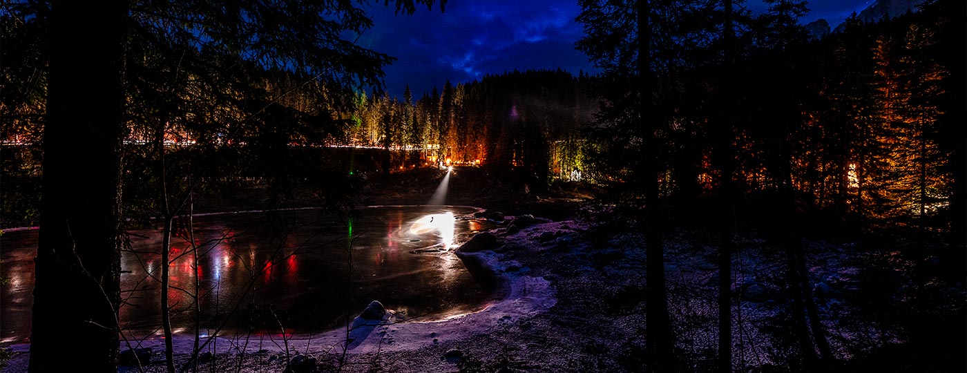 Lago di Carezza illuminato dai Mercatini di Natale